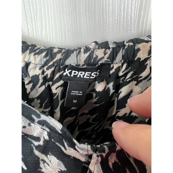 NWT Express Blouse Bodysuit Black Silver Metallic Ruffle Off Shoulder Medium - Picture 3 of 8